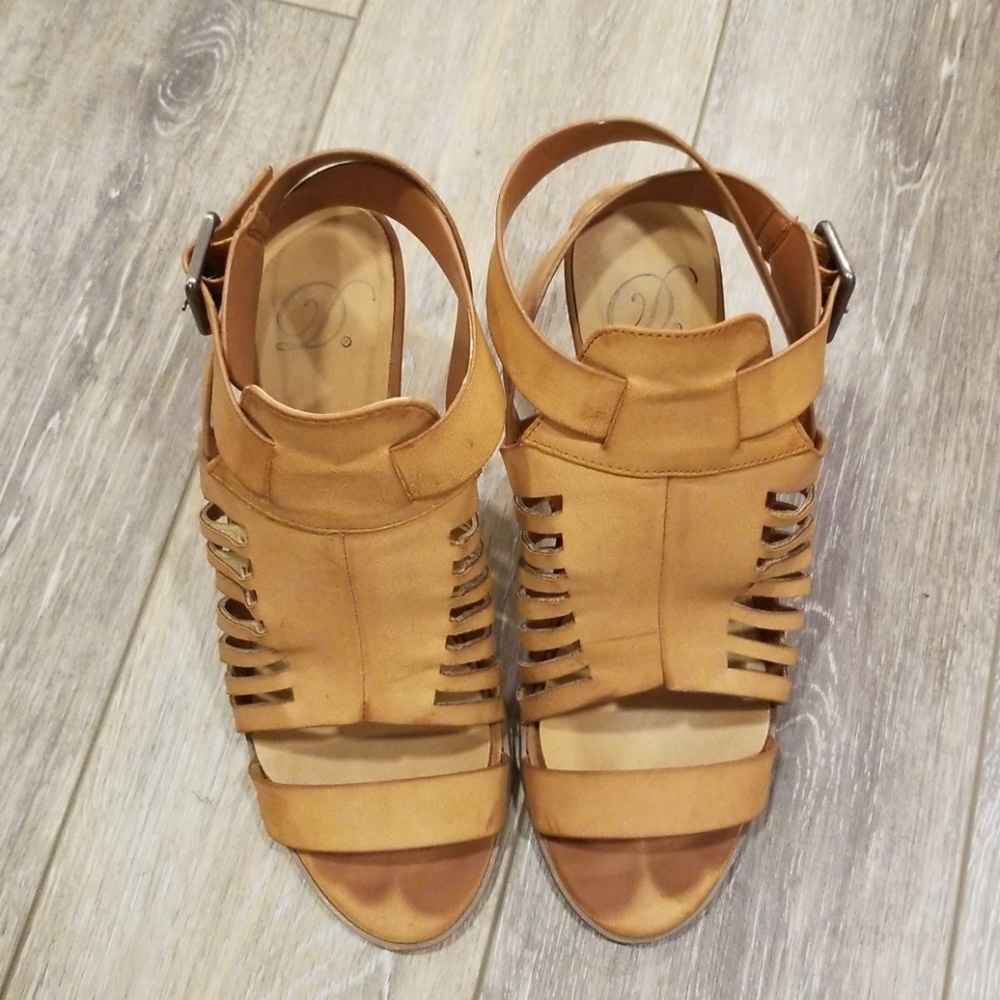 Heeled sandals size 9 with 4ish inch heel